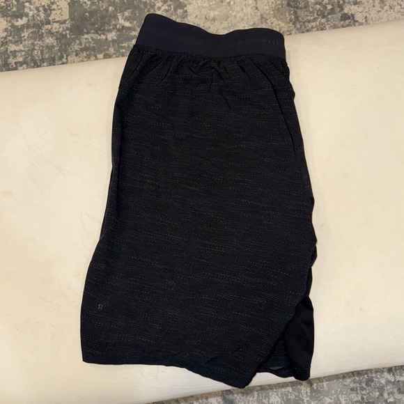 Lululemon Athletica men’s THE Shorts Size L 9in - Picture 4 of 8